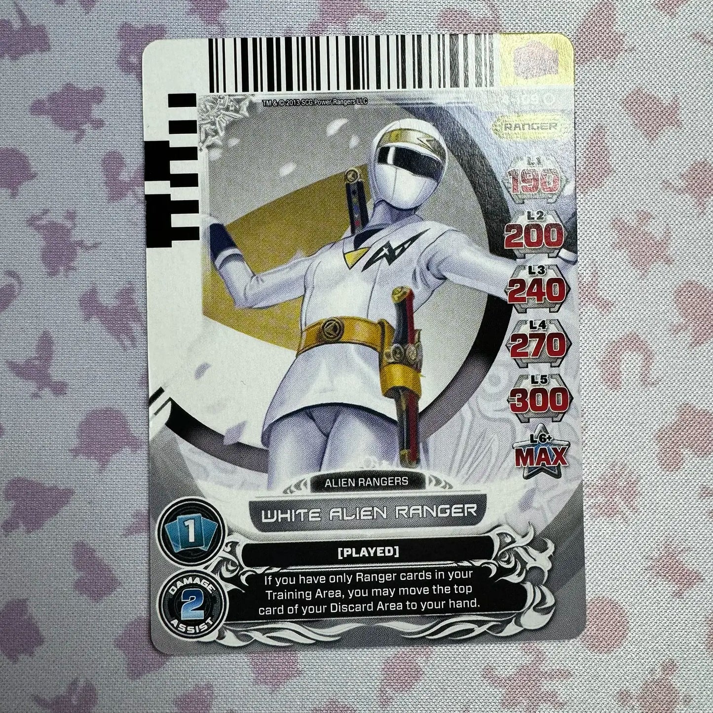 Common card featuring the White Alien Ranger from Mighty Morphin Alien Rangers. Found in the Legends Unite expansion to the Power Rangers Action Card Game